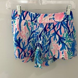 Lilly Pulitzer xs scalloped shorts